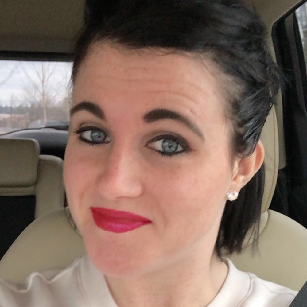 Meet your Posher, Hayley